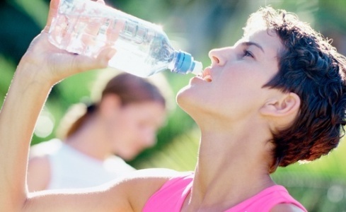 Uống nhiều nước là điều cần thiết với bệnh viêm tiền liệt tuyến